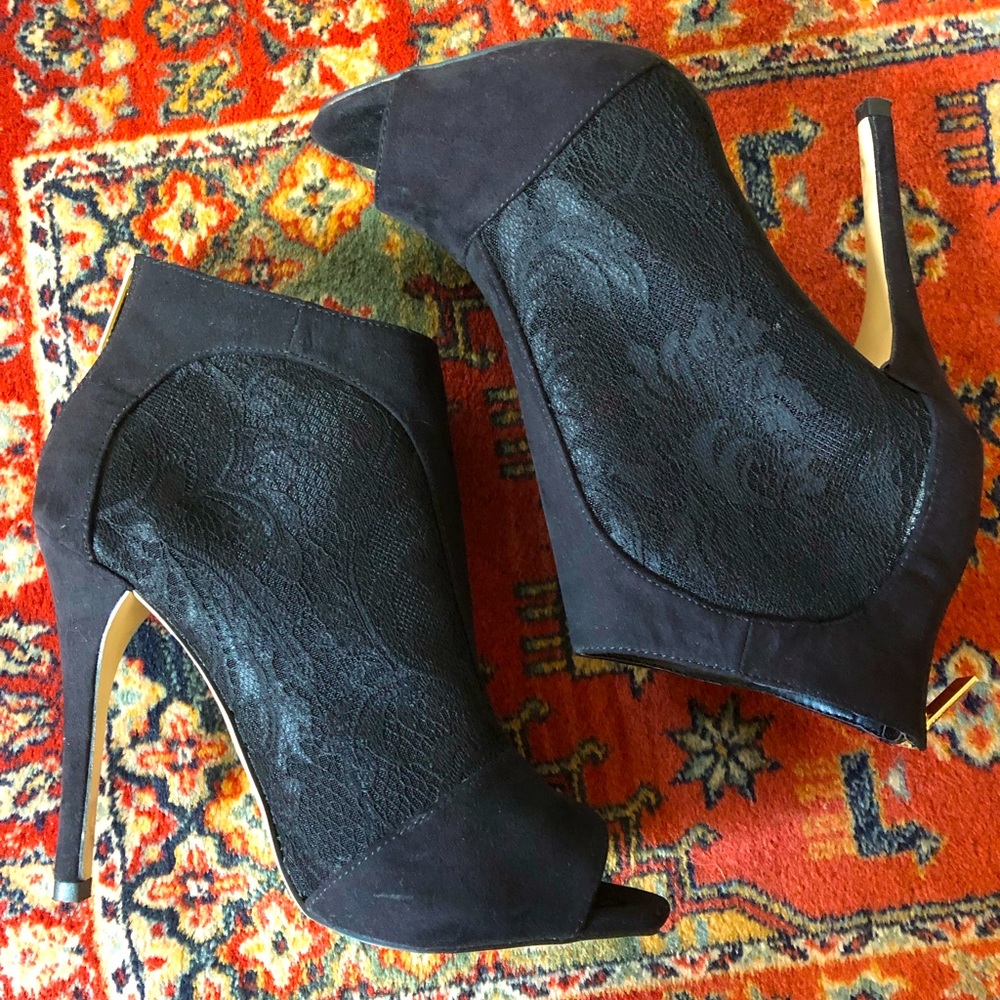 ALDO Black Zip-Up Peep Toe Ankle Boot w/ Lace, Size 9, 4.75” Heel